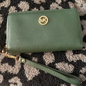 Michael Kors Wristlet green